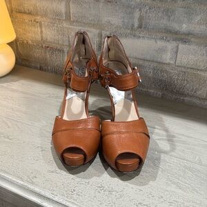 Michael Kors heels size 8 1/2